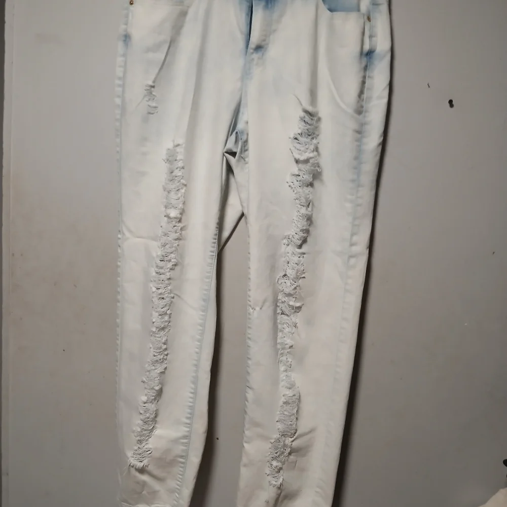 Nicki Minaj Ladies Light Blue Distressed Jeans. Size 13/14 - Picture 2 of 13